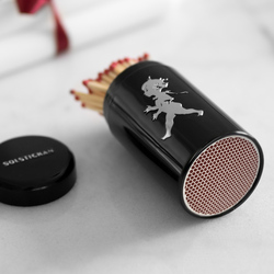 SN - DESIGNOVÉ ZÁPALKY V DÓZE Černá lesklá / stříbrný lesklý emblém