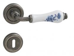 Klika na dveře LI - DALIA 661 - R FV/BP/MK - Šedá antik / bílý porcelán / modrý květ
