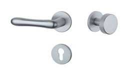 Klika na dveře AT - CYNIA - R 7S OCS - Chrom broušený