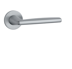 Klika na dveře AT - LUNA - R 7S OCS - Chrom broušený