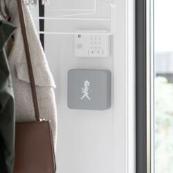 SN - SKŘÍŇKA NA KLÍČE Šedá matná / bílý matný emblém