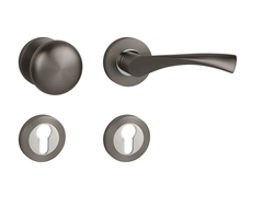 Klika na dveře MP - SPIRIT - R T/OC - Titan / chrom lesklý