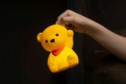 DHINK436-01 DHK - Silikonová noční lampička - Žlutý medvídek 