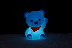 DHINK436-01 DHK - Silikonová noční lampička - Žlutý medvídek 