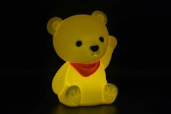 DHINK436-01 DHK - Silikonová noční lampička - Žlutý medvídek 