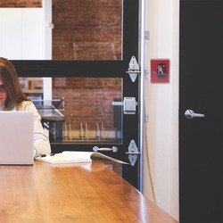 RR - SKŘÍŇKA NA KLÍČE - NS1 - T01323 Červená